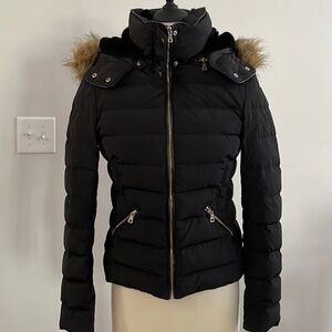 Zara Women's Black Puffer Jacket with Removable Faux Fur Trim